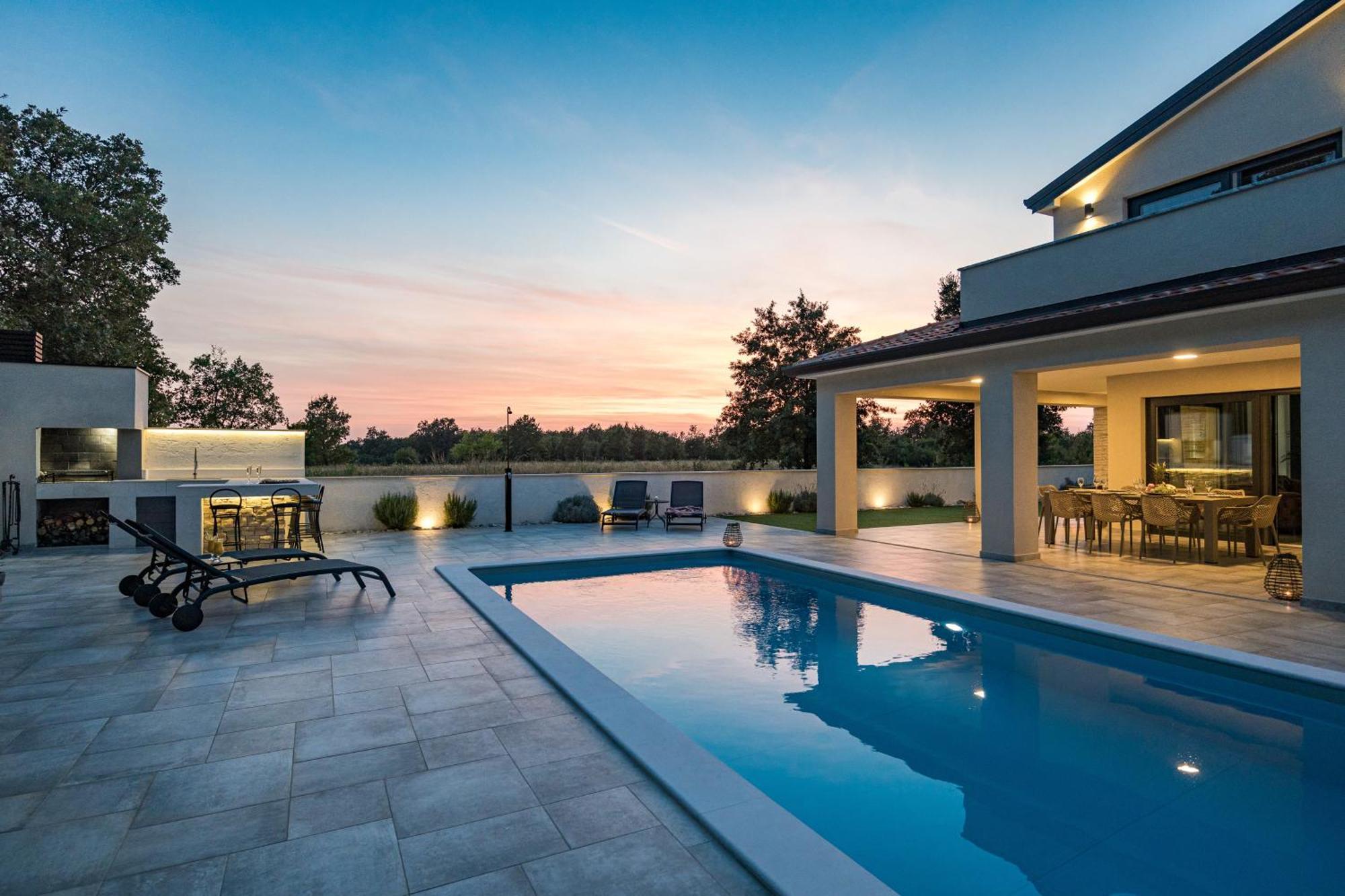 Special Offer! New Luxury Apartment With Pool, Fitness, Outdoor Bar&Grill Buje Exterior foto