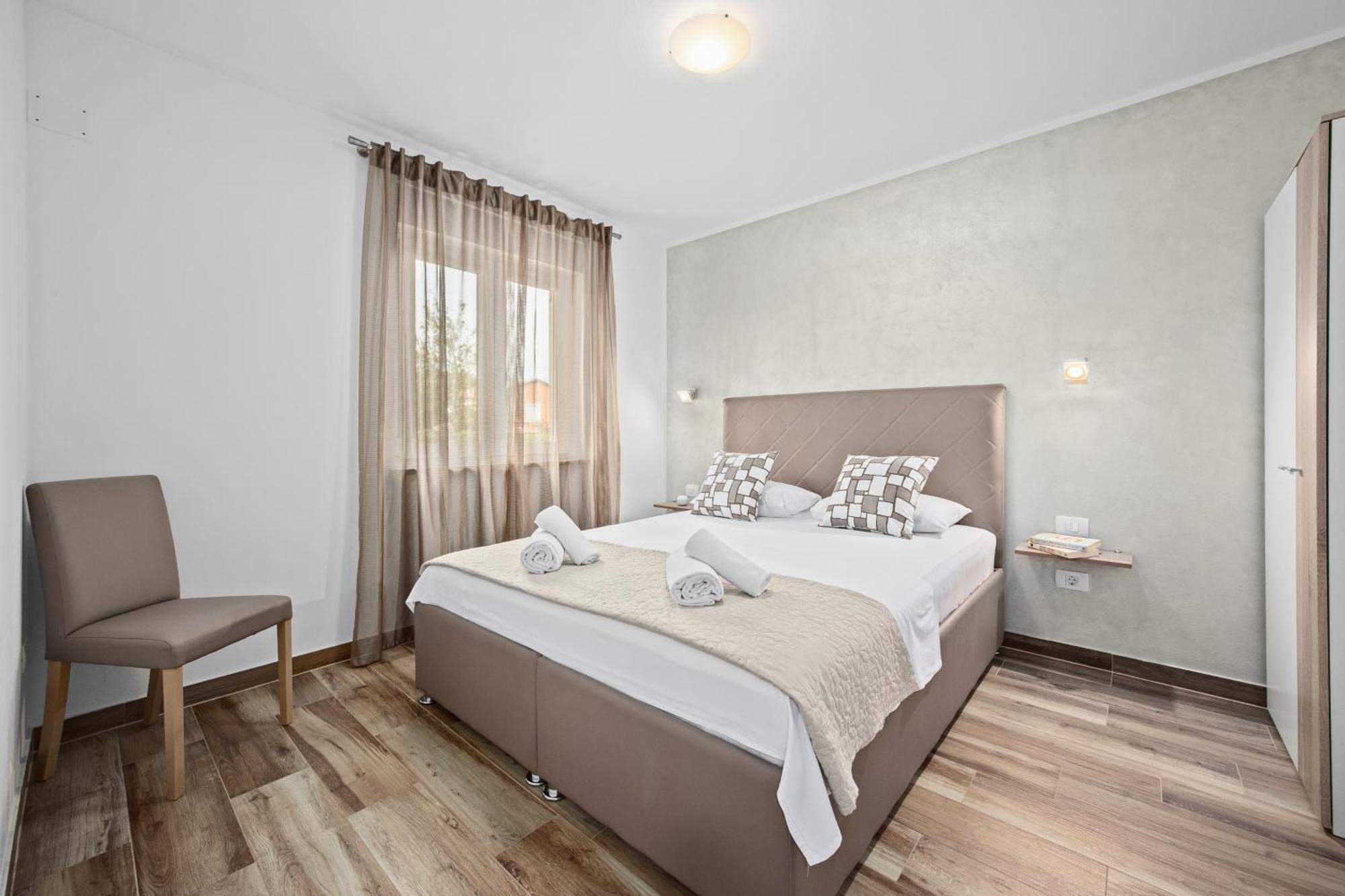 Special Offer! New Luxury Apartment With Pool, Fitness, Outdoor Bar&Grill Buje Exterior foto