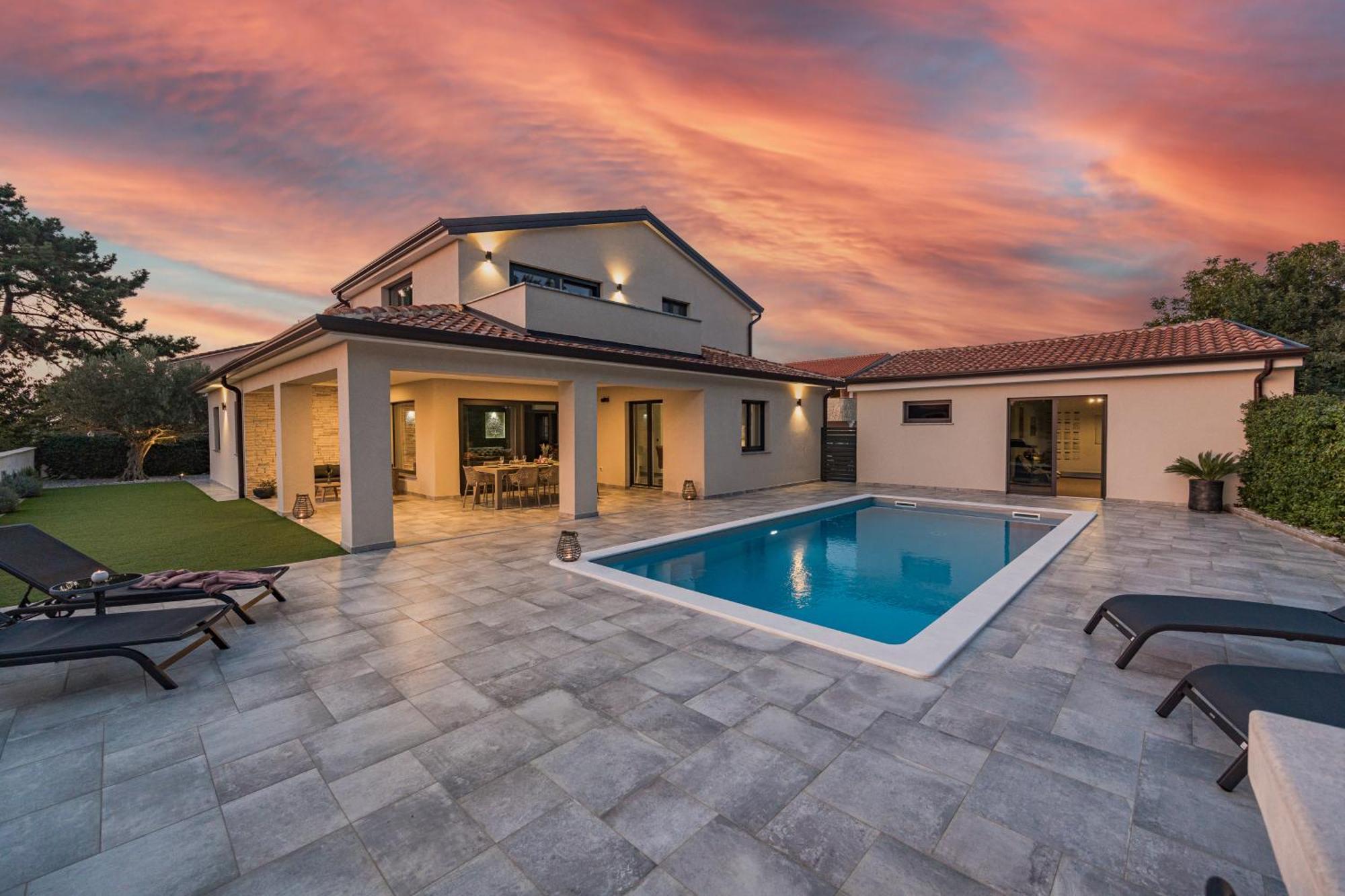 Special Offer! New Luxury Apartment With Pool, Fitness, Outdoor Bar&Grill Buje Exterior foto